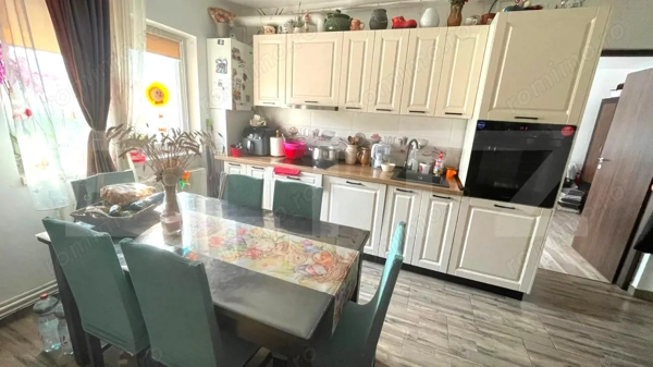 Apartament 2 camere decomandat – Săcele, cartier Ștefan cel Mare / 52 mp — fotografia 1