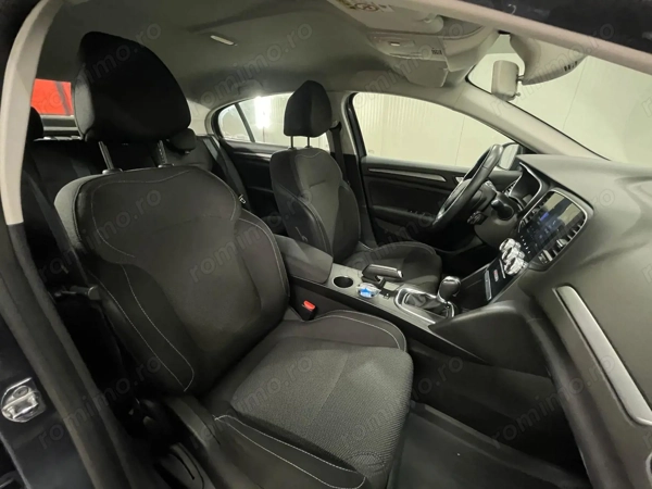 RENAULT Megane 2022 — imagine 10