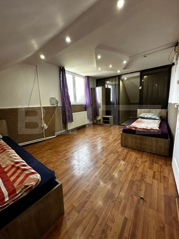 Două camere într-o casă de inchiriat, cu acces la bucătărie și baie — fotografia 3