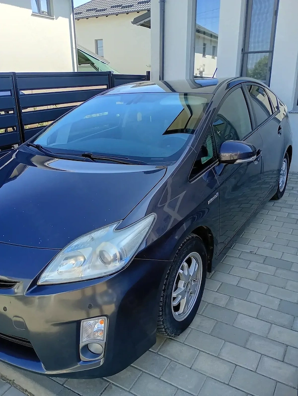 TOYOTA Prius 2010