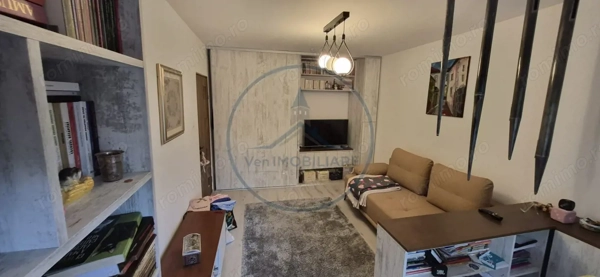 Apartament 2 camere , decomandat, et. 3, strada Andrei Muresanu — fotografia 1