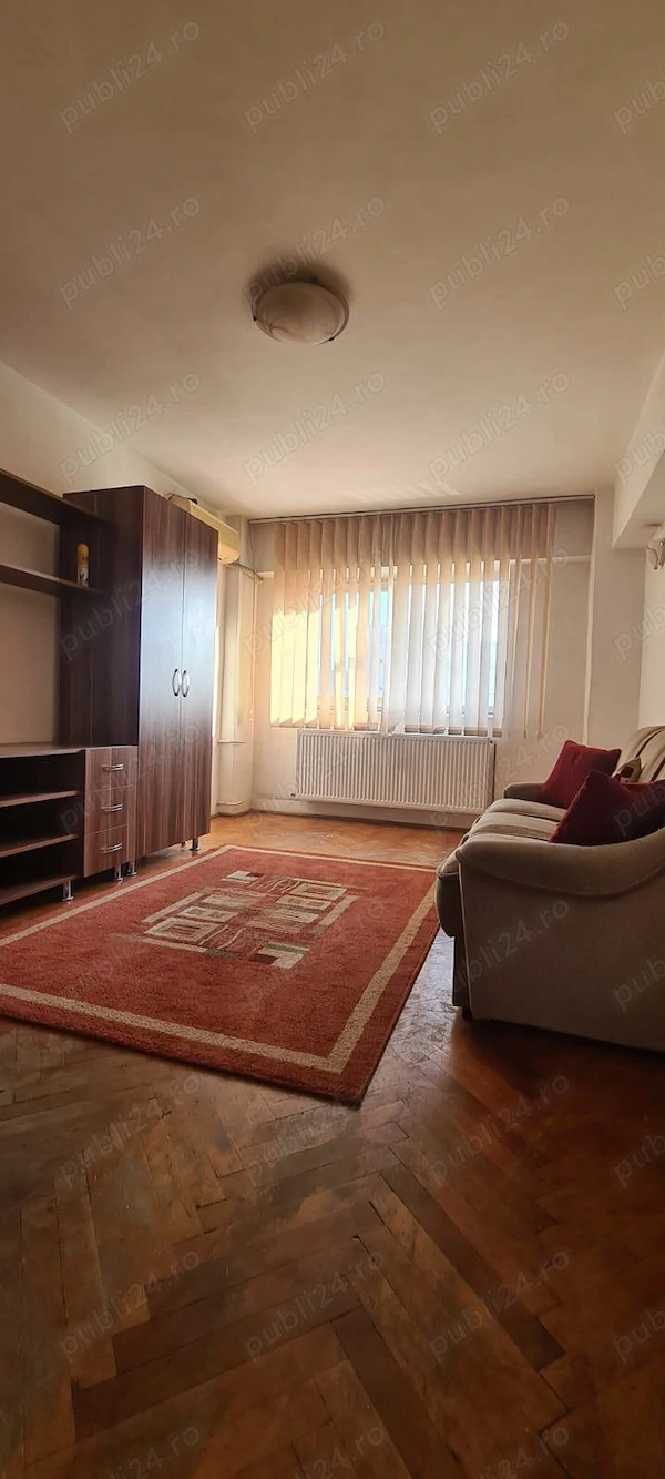 Apartament 2 camere la Lebada Z28, etaj 6 pe principala, vizavi de Kaufland, cu centrala — fotografia 1