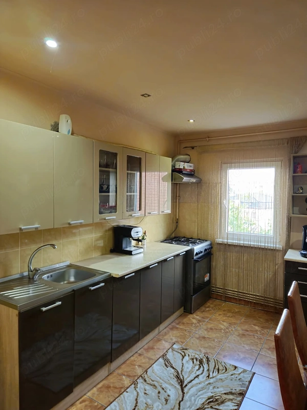 Apartament 2 camere premium, mobilat, centrală proprie zona Cornet — fotografia 3
