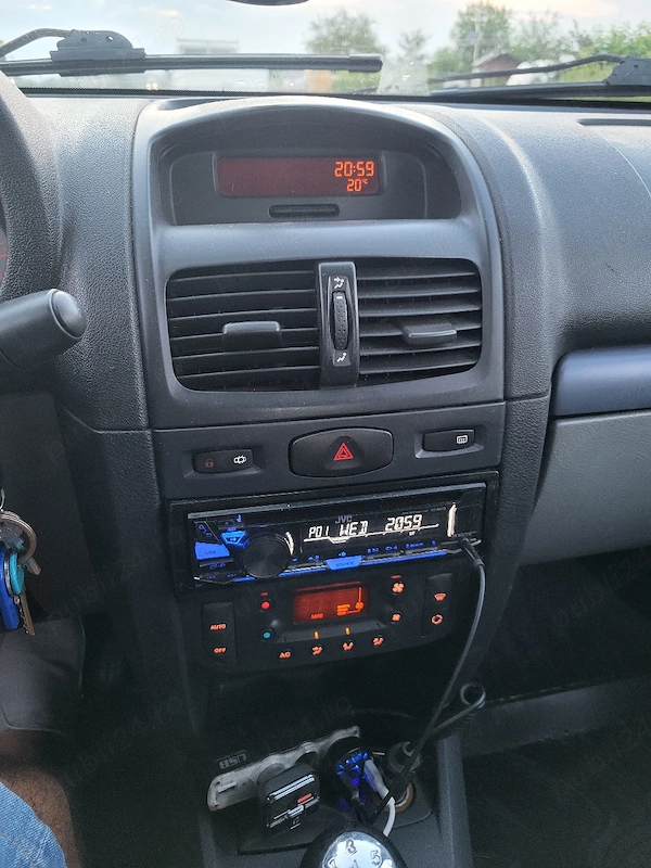 RENAULT Clio 2007 — imagine 4