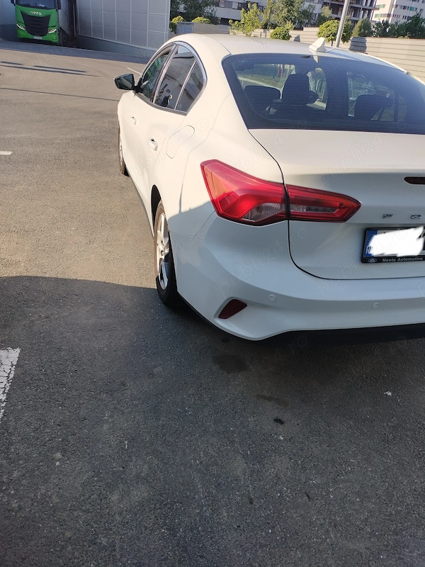 FORD Focus 2019 — imagine 8