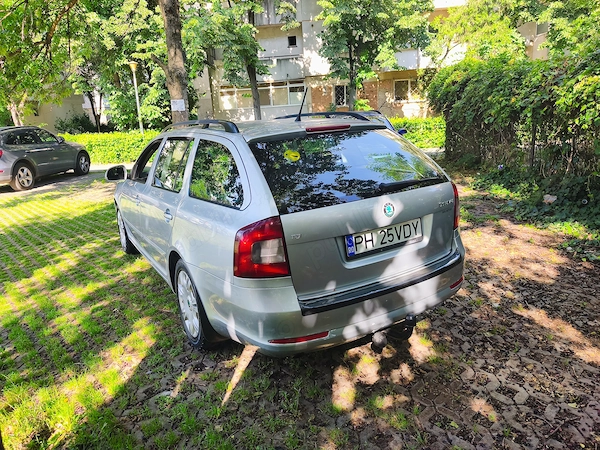 SKODA Octavia 2012 — imagine 3