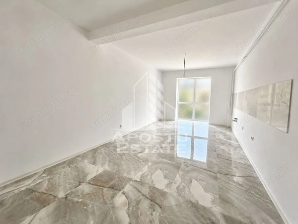 Apartament cu 2 camere, 2 balcoane, etaj 1, zona Planetelor — fotografia 3