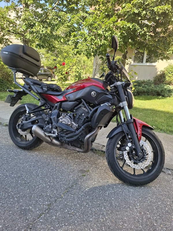 Motocicleta Yamaha MT07