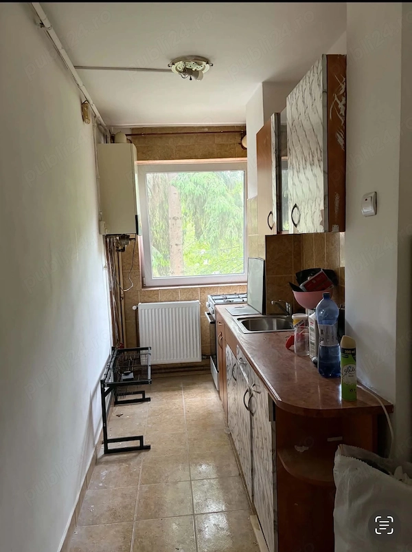 Vând apartament cu 3 camere în zona Dambu — fotografia 3