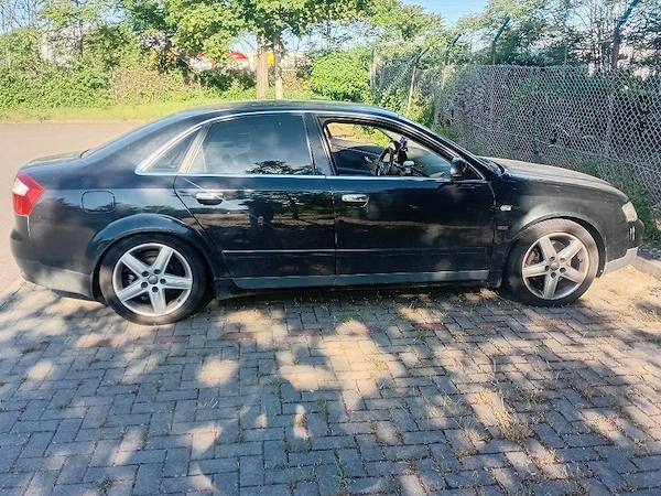 AUDI A4 2002 — imagine 5