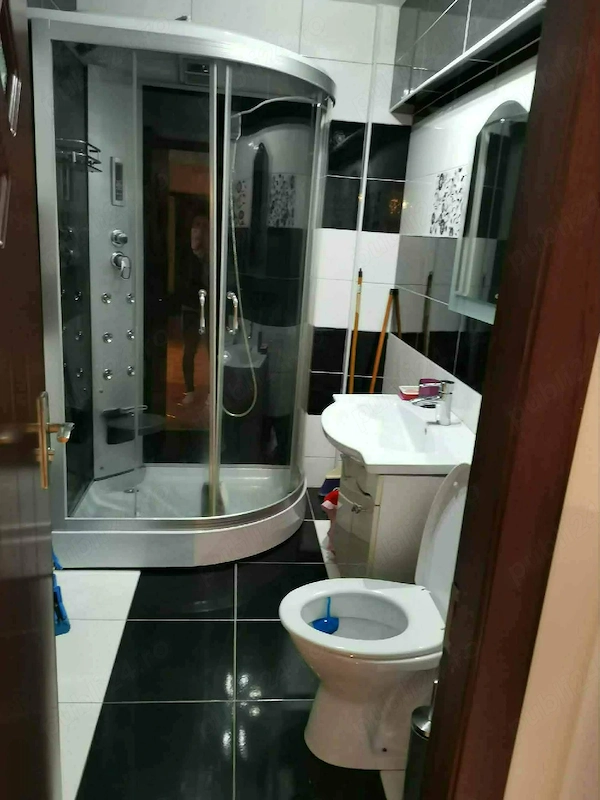 închiriez apartament cu doua camere — fotografia 3