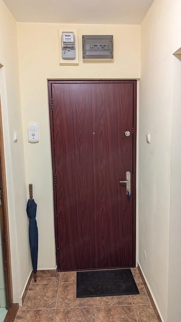 Vand apartament cu 3 camere decomandate aproape de piata mica — fotografia 3