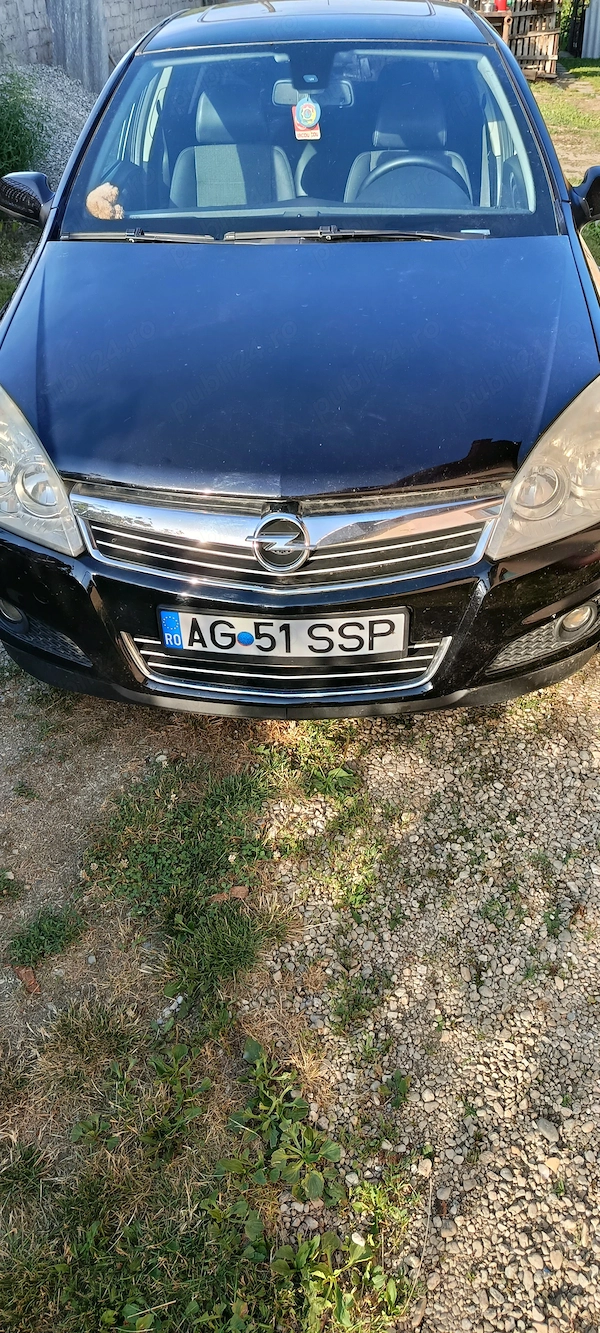 Proietar vînd Opel Astra h Cosmo 2009