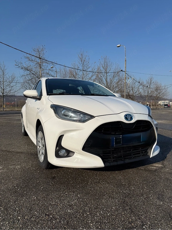 Toyota Yaris hibrid, consum mic, cutie auto, garantie 2032