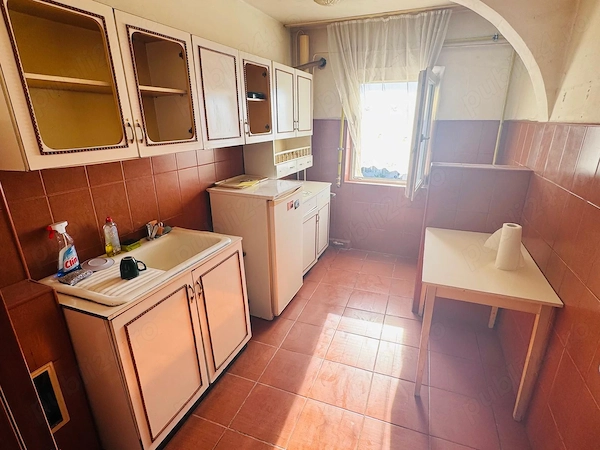 Oferta 3 camere,decomandat, zona Hotel Traian - Comision 0% — fotografia 1