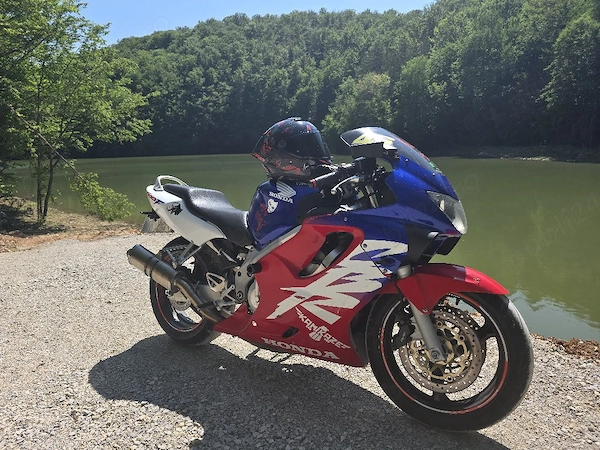 honda cbr f4 600cc 110hp