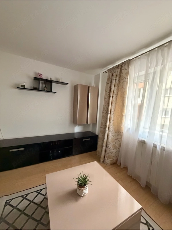 inchiriez apartament cu 3 camere — fotografia 1