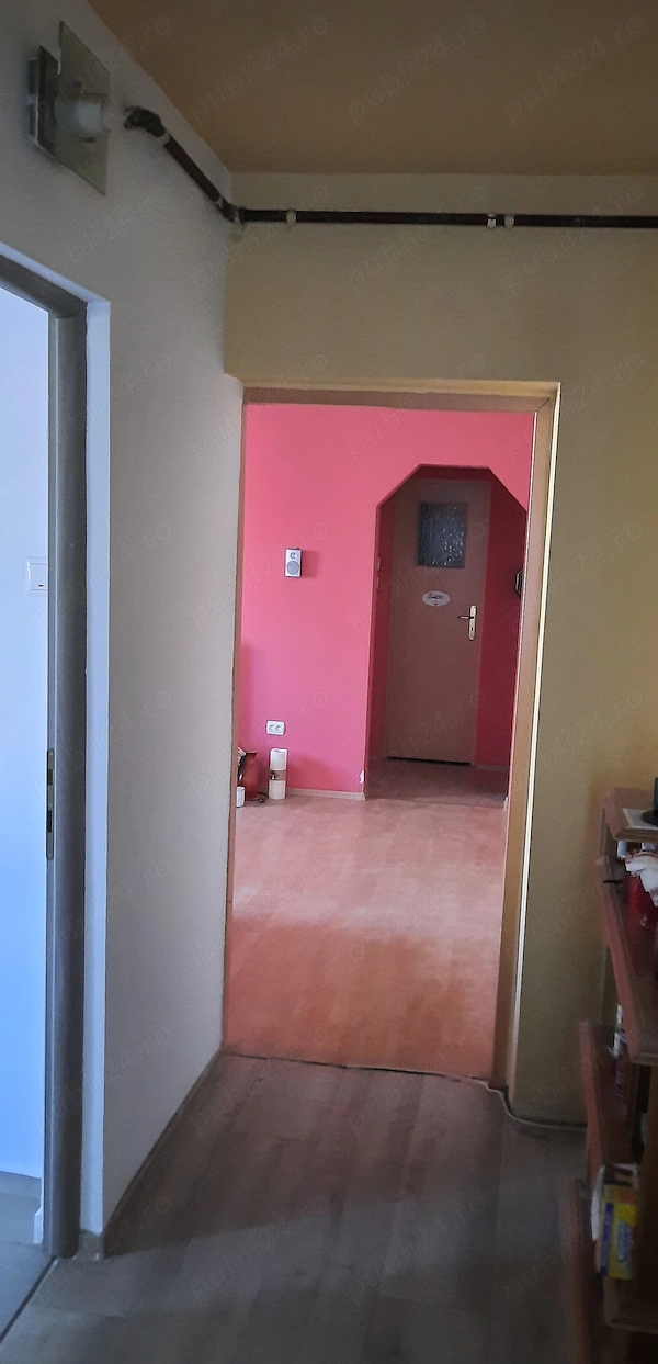 Apartament cu 3 camere de vanzare — fotografia 3