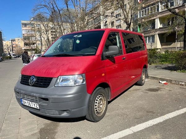 VOLKSWAGEN Caravelle