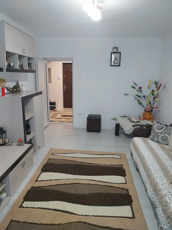 Vand apartament 2 camere Racadau , poze si filmare voi trmite pe whatsapp celor interesati — fotografia 3