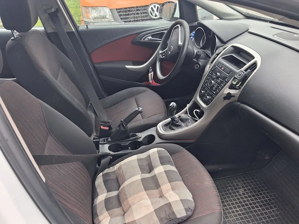 Opel astra j 2012