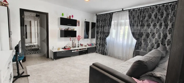 Apartament 3 camere - etaj intermediar - zona Decebal — fotografia 1