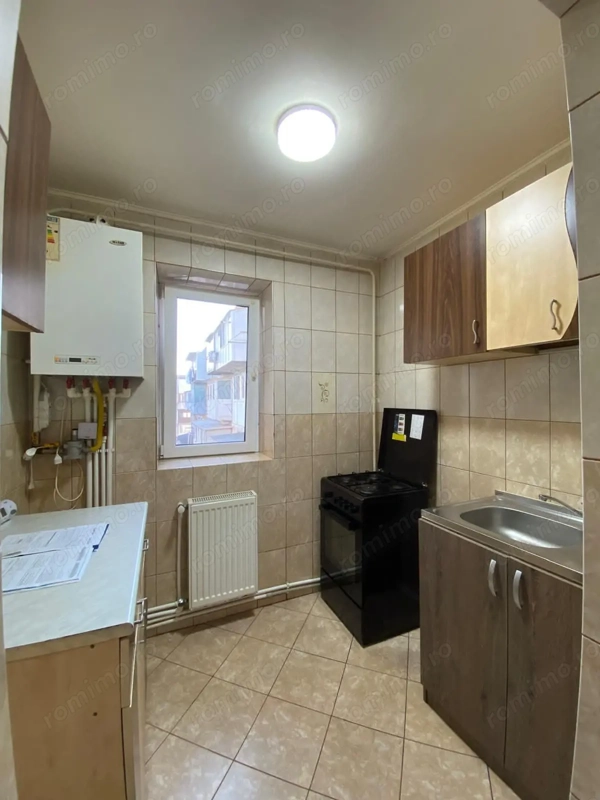 De vanzare apartament cu 2 camere mobilat si utilat, Micro 38, etaj 3 — fotografia 2