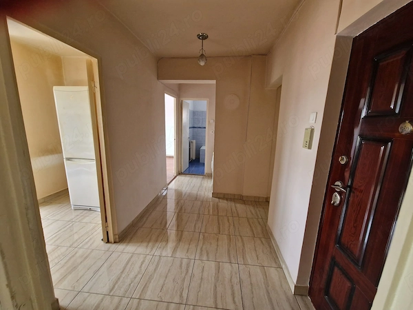Apartament cu 3 camere de vânzare în zonă foarte bună din Aiud — fotografia 2