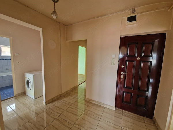 Apartament cu 3 camere de vânzare în zonă foarte bună din Aiud — fotografia 1