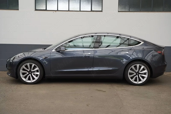 Tesla Model 3 Long Range AWD Autopilot 360