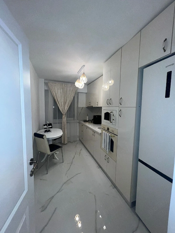 Tomis Nord-Cireșica Apartament 2 Camere Decomandat,Centrală Gaze — fotografia 3
