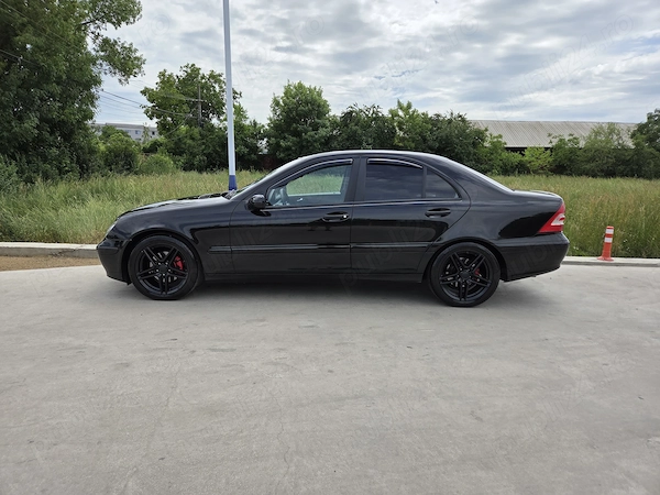 Vând Mercedes C Class in stare foarte buna