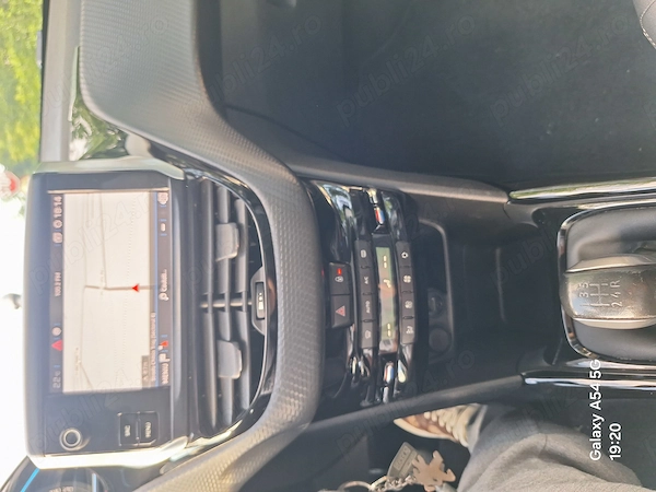 Peugeot 2008 Allure 1.2 PureTech 109 CP | 11 2017 | Panoramic | CarPlay | Grip Control | Euro 6