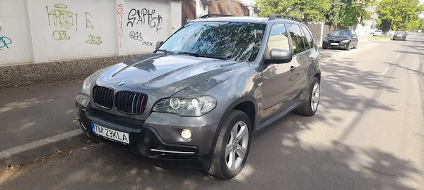 Vând BMW X5 E70 propietar acte la zi fiscal pe loc