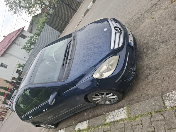 Mercedes B 180