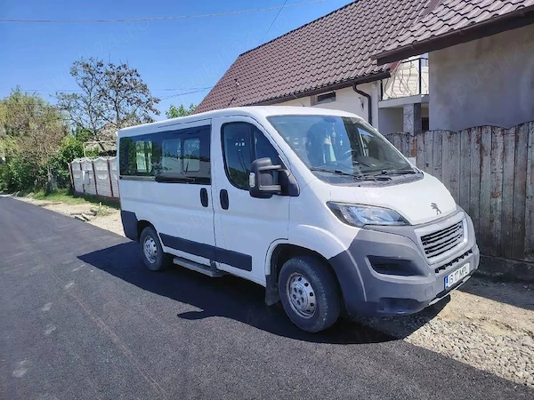 Microbuz Peugeot Boxer