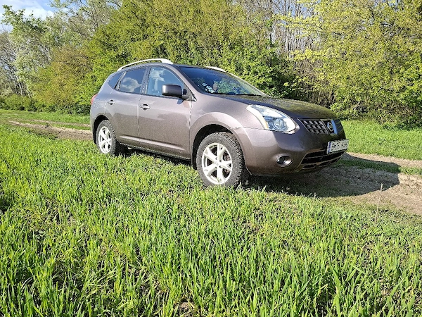 Nissan rogue(qashqai pt SUA) 4x4 stare foarte bună.84.000 ml