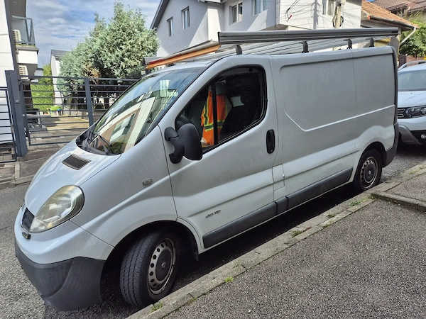 Vând Renault Trafic dubă.