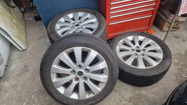 Vand jante cu anvelope 225 50 R17 opel