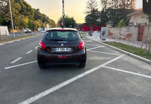 PEUGEOT 208 2013 — imagine 2