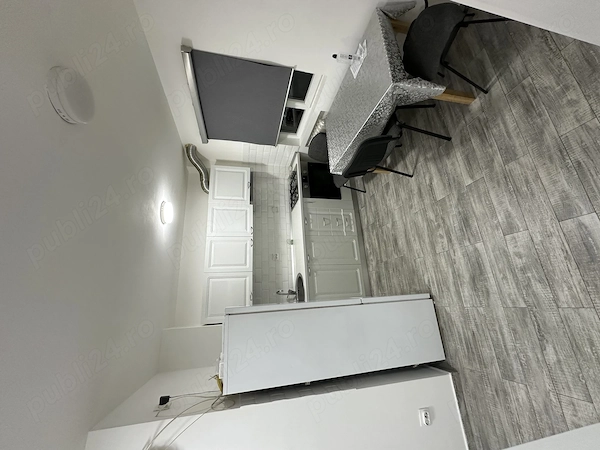 Apartament 3 camere Metrou Râul Doamnei — fotografia 3