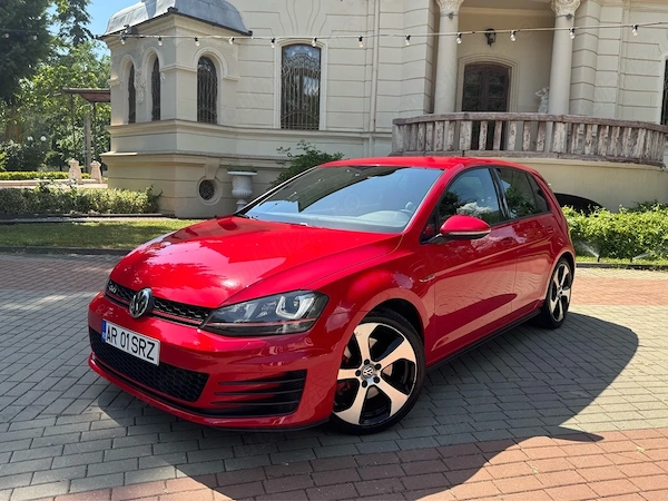 Volkswagen Golf 7 GTI 2.0 TSI Stock Înmatriculată Recent DynAudio Bi-Xenon Full Dotări
