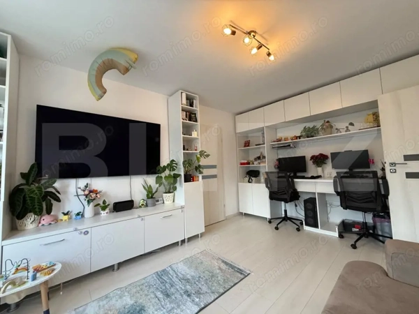 Apartament modern cu 2 camere, renovat complet, loc de parcare, zonă excelentă! — fotografia 1