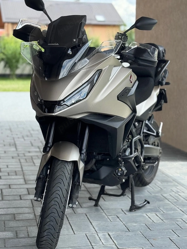 Honda NT1100 DCT 2025, 5500km, Accesorii Multiple