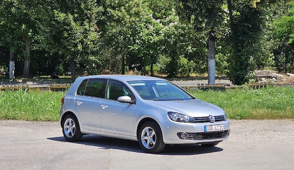 VW Golf 6 1.4MPI Navigatie Clima ÎncălzireScaune Pilot CamerăMarșarier Bluethoot Euro5