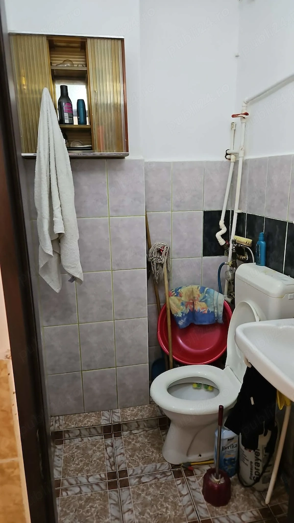 Vând garsonieră conf 3 etj 3 acte la zi proprietar mai multe detalii la nr afișat whatsapp — fotografia 3