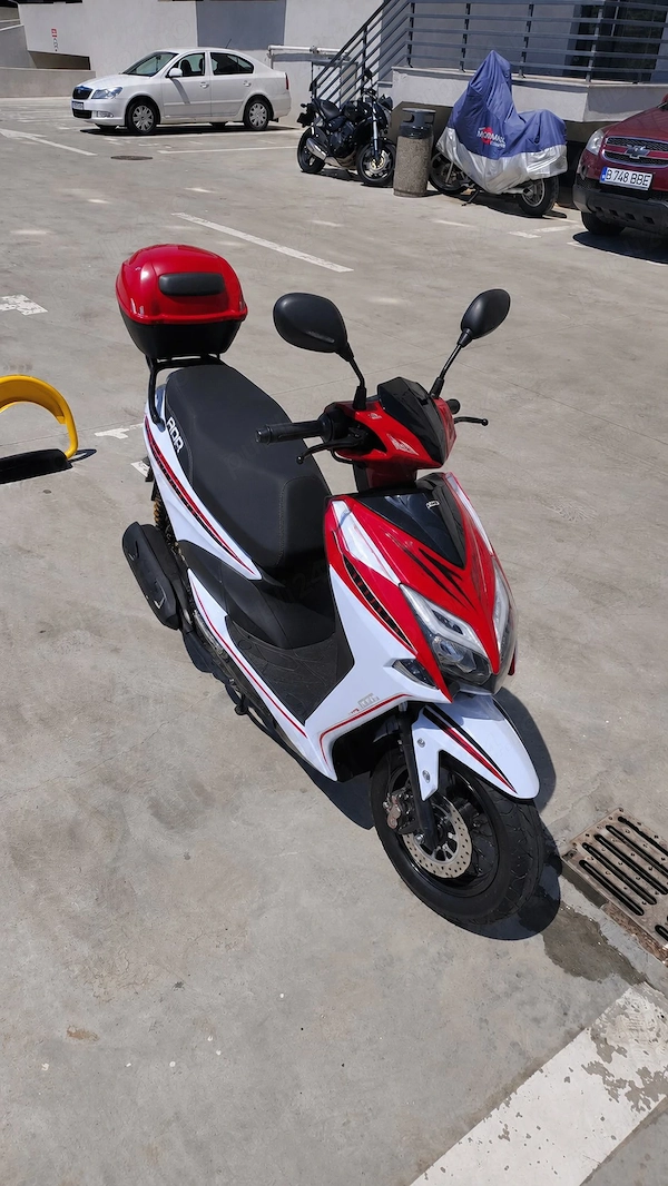 scuter 50cc de închiriat 200 ron