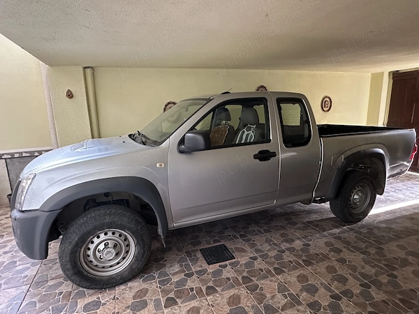 Isuzu D-max pickup