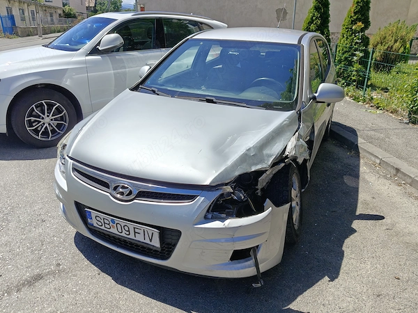 Hyundai i30 2009 Benzină - Avariat