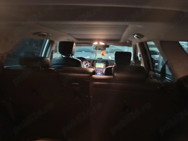 se vinde Hyundai Grand Santa Fe